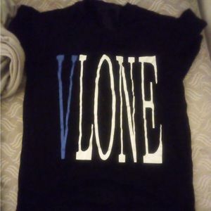 This is my vlone shirt I got as a gift my I can’t fit
